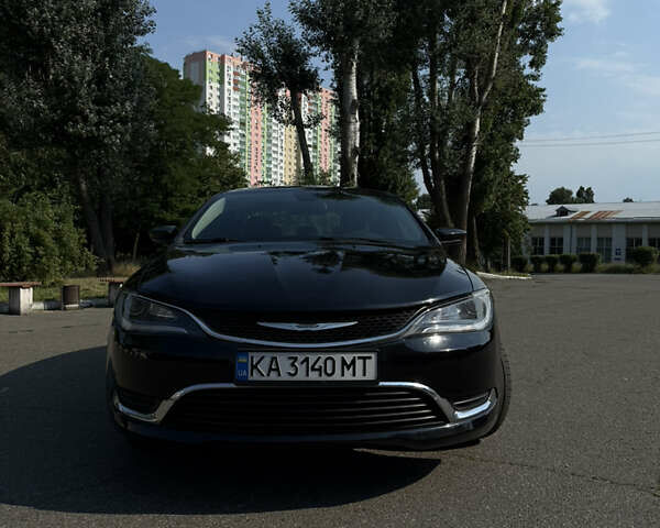 Черный Крайслер 200, объемом двигателя 2.36 л и пробегом 122 тыс. км за 9900 $, фото 1 на Automoto.ua