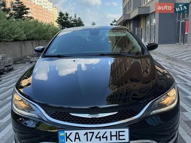 Черный Крайслер 200, объемом двигателя 2.36 л и пробегом 140 тыс. км за 8400 $, фото 1 на Automoto.ua