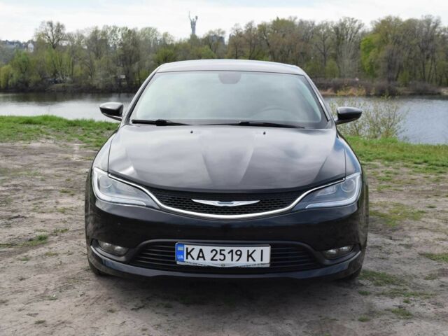 Черный Крайслер 200, объемом двигателя 2.4 л и пробегом 165 тыс. км за 10500 $, фото 1 на Automoto.ua