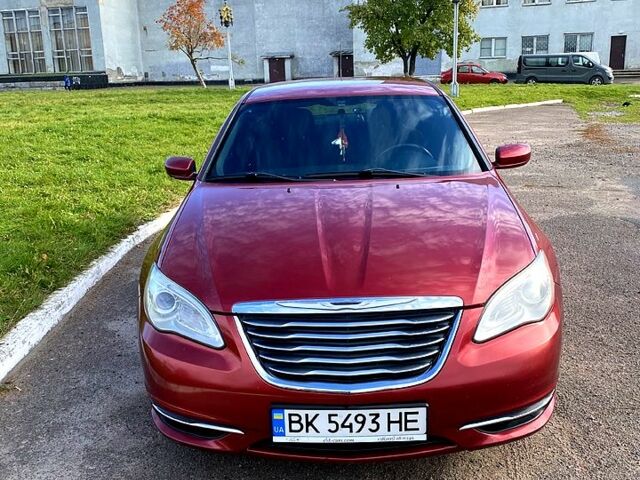 Червоний Крайслер 200, об'ємом двигуна 2.4 л та пробігом 320 тис. км за 6800 $, фото 1 на Automoto.ua