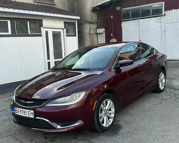 Красный Крайслер 200, объемом двигателя 2.36 л и пробегом 240 тыс. км за 8800 $, фото 1 на Automoto.ua