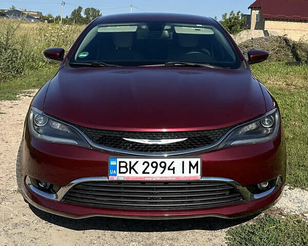 Червоний Крайслер 200, об'ємом двигуна 2.36 л та пробігом 213 тис. км за 9300 $, фото 1 на Automoto.ua