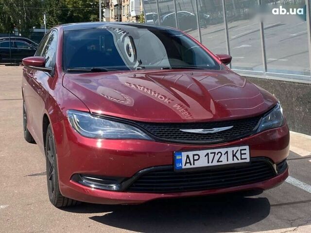Красный Крайслер 200, объемом двигателя 2.4 л и пробегом 177 тыс. км за 10700 $, фото 1 на Automoto.ua