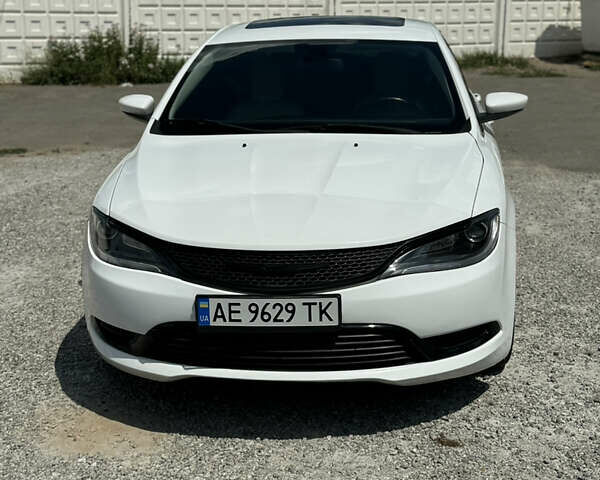Крайслер 200, объемом двигателя 2.4 л и пробегом 197 тыс. км за 11300 $, фото 1 на Automoto.ua