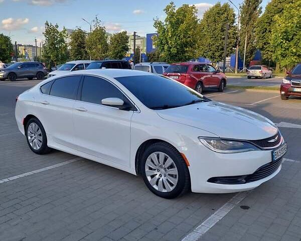 Крайслер 200, объемом двигателя 2.4 л и пробегом 107 тыс. км за 9700 $, фото 1 на Automoto.ua