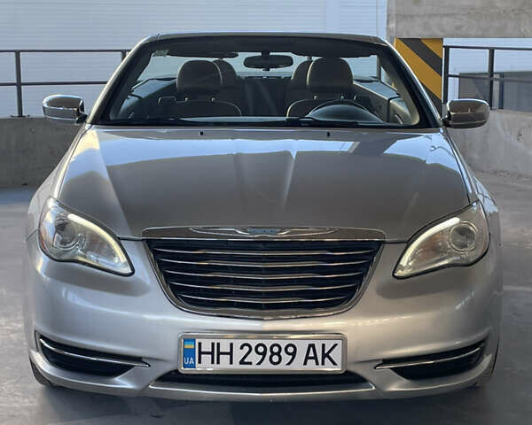 Сірий Крайслер 200, об'ємом двигуна 2.36 л та пробігом 152 тис. км за 8500 $, фото 1 на Automoto.ua