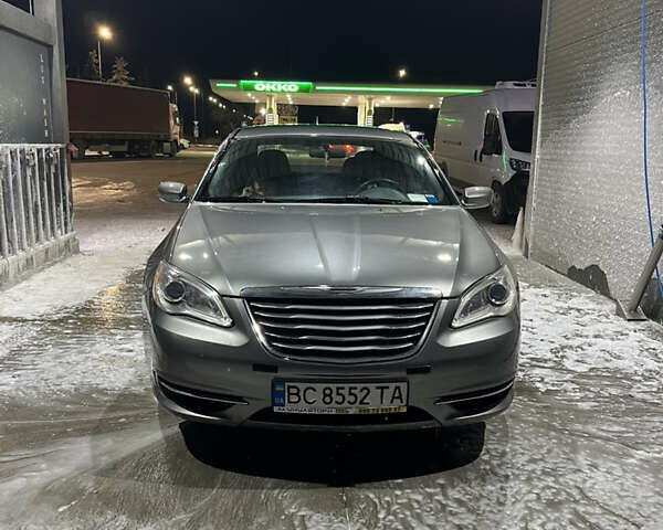 Сірий Крайслер 200, об'ємом двигуна 2.36 л та пробігом 240 тис. км за 7250 $, фото 1 на Automoto.ua