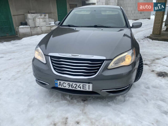 Сірий Крайслер 200, об'ємом двигуна 2.4 л та пробігом 293 тис. км за 5299 $, фото 1 на Automoto.ua