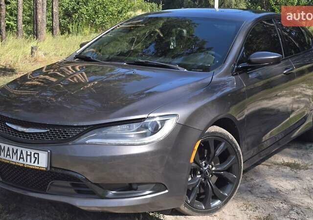 Серый Крайслер 200, объемом двигателя 2.4 л и пробегом 195 тыс. км за 10900 $, фото 1 на Automoto.ua