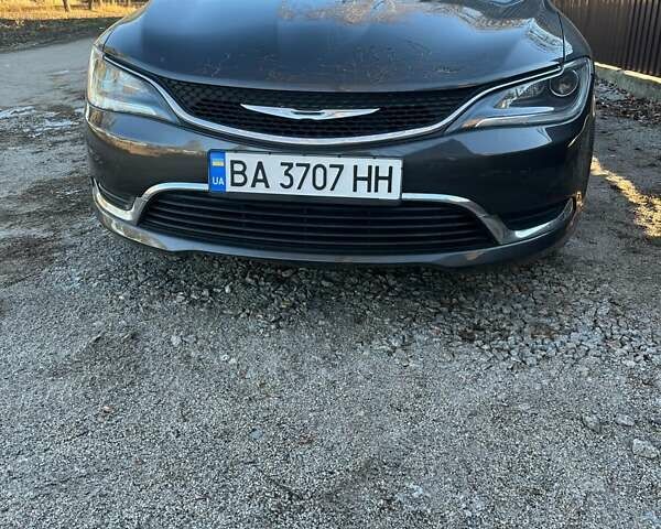 Серый Крайслер 200, объемом двигателя 2.36 л и пробегом 230 тыс. км за 8999 $, фото 1 на Automoto.ua