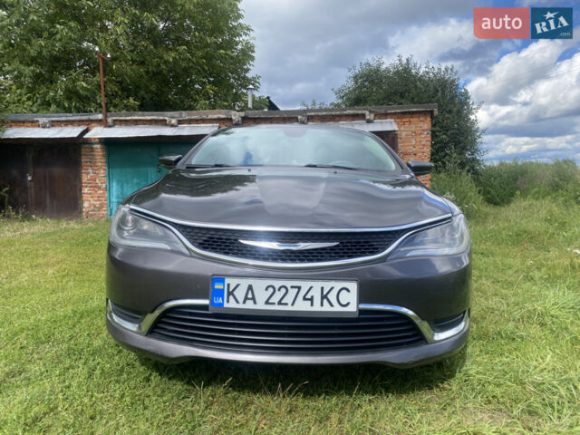 Сірий Крайслер 200, об'ємом двигуна 2.36 л та пробігом 243 тис. км за 10800 $, фото 1 на Automoto.ua
