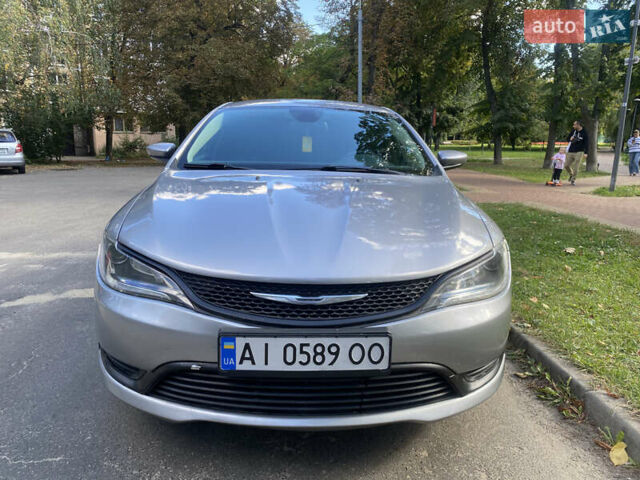 Серый Крайслер 200, объемом двигателя 2.36 л и пробегом 224 тыс. км за 8900 $, фото 1 на Automoto.ua