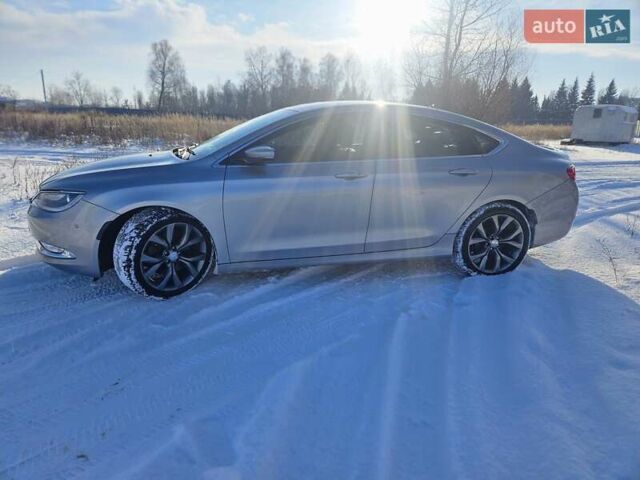 Серый Крайслер 200, объемом двигателя 3.6 л и пробегом 181 тыс. км за 12300 $, фото 1 на Automoto.ua