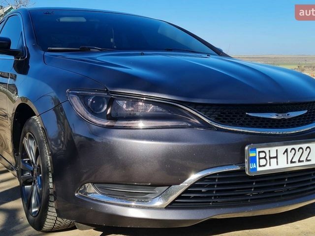 Серый Крайслер 200, объемом двигателя 2.36 л и пробегом 205 тыс. км за 9300 $, фото 1 на Automoto.ua