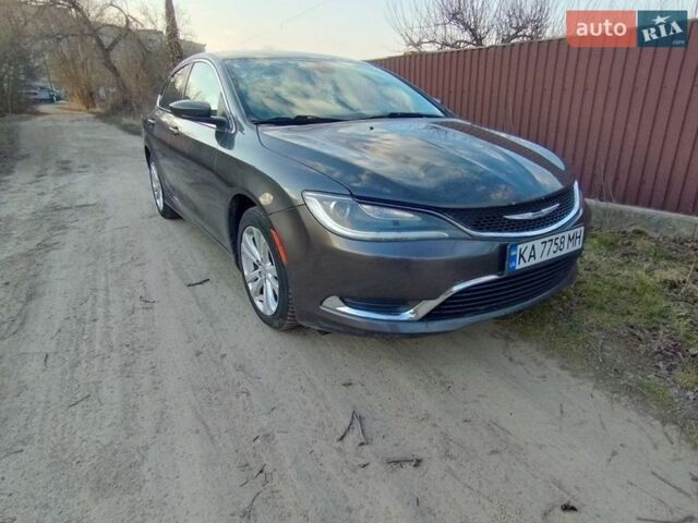 Сірий Крайслер 200, об'ємом двигуна 2.4 л та пробігом 325 тис. км за 6800 $, фото 1 на Automoto.ua