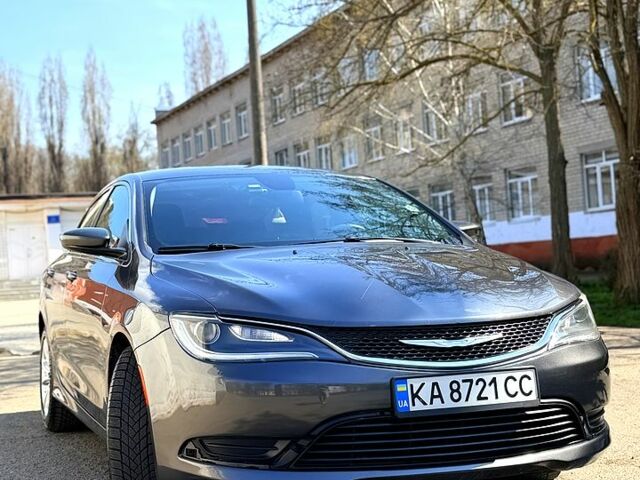 Сірий Крайслер 200, об'ємом двигуна 2.4 л та пробігом 200 тис. км за 7999 $, фото 1 на Automoto.ua