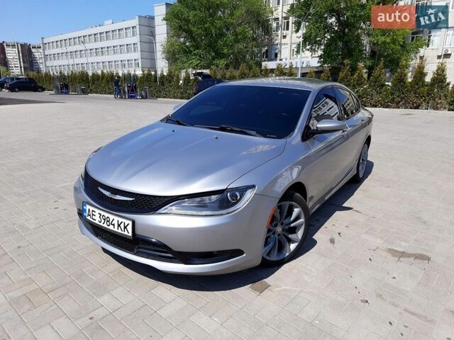 Серый Крайслер 200, объемом двигателя 2.36 л и пробегом 184 тыс. км за 8800 $, фото 1 на Automoto.ua