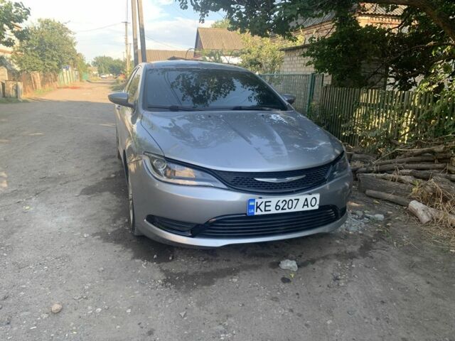 Сірий Крайслер 200, об'ємом двигуна 2.4 л та пробігом 178 тис. км за 9000 $, фото 1 на Automoto.ua