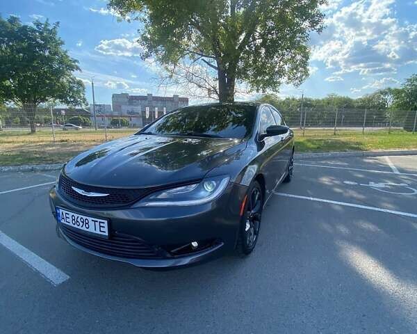 Серый Крайслер 200, объемом двигателя 2.36 л и пробегом 165 тыс. км за 9500 $, фото 1 на Automoto.ua