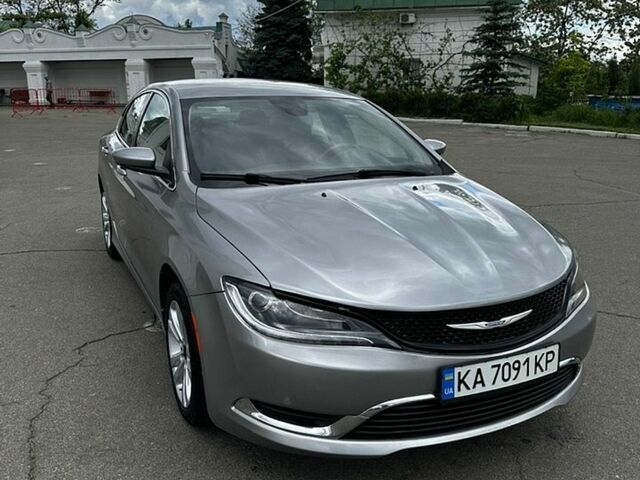 Серый Крайслер 200, объемом двигателя 2.36 л и пробегом 150 тыс. км за 8500 $, фото 1 на Automoto.ua