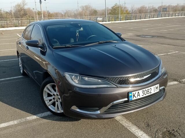 Серый Крайслер 200, объемом двигателя 2.4 л и пробегом 189 тыс. км за 8768 $, фото 1 на Automoto.ua