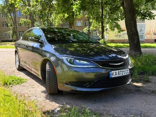 Сірий Крайслер 200, об'ємом двигуна 2.4 л та пробігом 200 тис. км за 7300 $, фото 1 на Automoto.ua