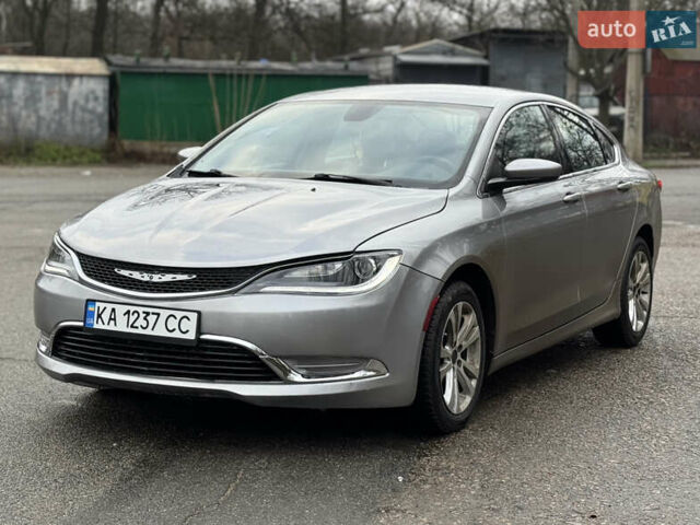 Серый Крайслер 200, объемом двигателя 2.36 л и пробегом 278 тыс. км за 6900 $, фото 1 на Automoto.ua