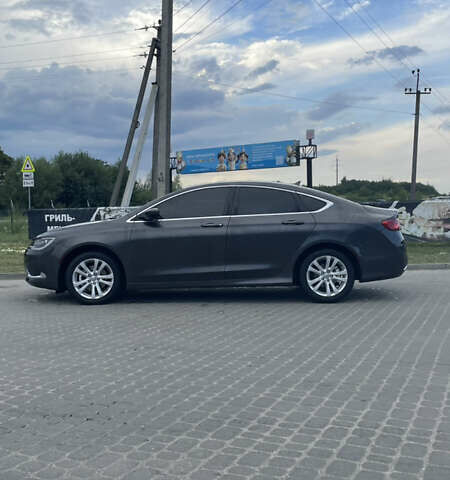 Сірий Крайслер 200, об'ємом двигуна 2.36 л та пробігом 250 тис. км за 10000 $, фото 1 на Automoto.ua