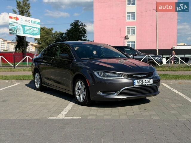 Серый Крайслер 200, объемом двигателя 2.36 л и пробегом 64 тыс. км за 10700 $, фото 1 на Automoto.ua