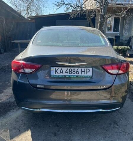 Серый Крайслер 200, объемом двигателя 2.36 л и пробегом 180 тыс. км за 9800 $, фото 1 на Automoto.ua