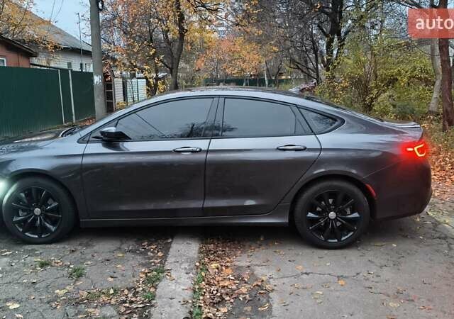 Серый Крайслер 200, объемом двигателя 3.6 л и пробегом 206 тыс. км за 12000 $, фото 1 на Automoto.ua