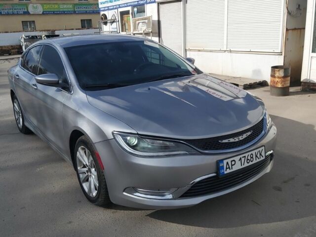 Серый Крайслер 200, объемом двигателя 2.4 л и пробегом 250 тыс. км за 8052 $, фото 1 на Automoto.ua