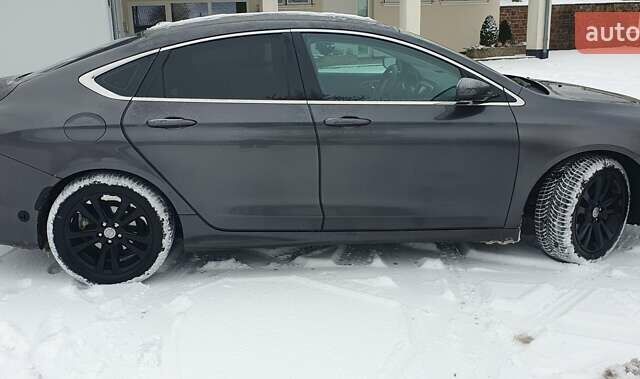 Крайслер 200 2015 в Львове на Automoto.ua Серый Крайслер 200, объемом двигателя 2.4 л и пробегом 230 тыс. км за 8500 $, фото 1 на Automoto.ua