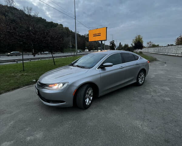 Сірий Крайслер 200, об'ємом двигуна 2.36 л та пробігом 153 тис. км за 9150 $, фото 1 на Automoto.ua