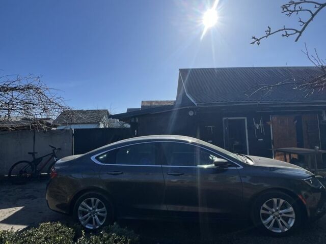 Сірий Крайслер 200, об'ємом двигуна 2.4 л та пробігом 180 тис. км за 9800 $, фото 1 на Automoto.ua