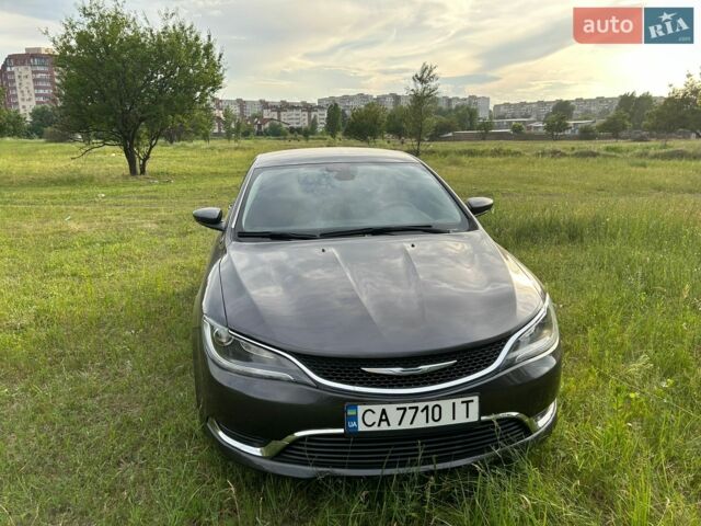 Серый Крайслер 200, объемом двигателя 2.36 л и пробегом 180 тыс. км за 9700 $, фото 1 на Automoto.ua