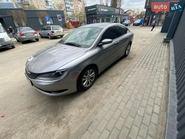 Серый Крайслер 200, объемом двигателя 2.36 л и пробегом 206 тыс. км за 8400 $, фото 1 на Automoto.ua