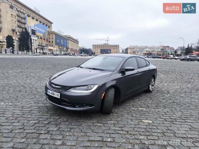 Серый Крайслер 200, объемом двигателя 2.36 л и пробегом 196 тыс. км за 9400 $, фото 1 на Automoto.ua