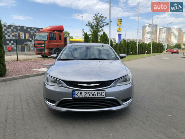 Серый Крайслер 200, объемом двигателя 2.4 л и пробегом 136 тыс. км за 11300 $, фото 1 на Automoto.ua