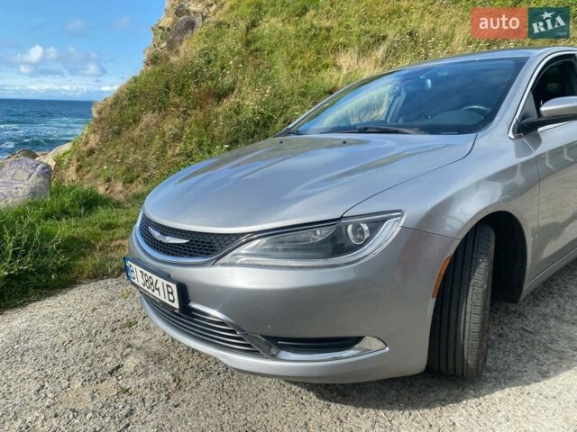 Серый Крайслер 200, объемом двигателя 2.36 л и пробегом 280 тыс. км за 7800 $, фото 1 на Automoto.ua