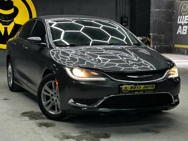 Серый Крайслер 200, объемом двигателя 0 л и пробегом 175 тыс. км за 10700 $, фото 1 на Automoto.ua