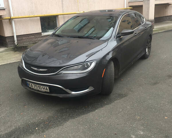 Серый Крайслер 200, объемом двигателя 2.4 л и пробегом 207 тыс. км за 6500 $, фото 1 на Automoto.ua