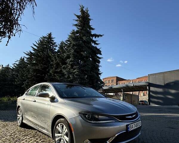 Крайслер 200 2015 у Кропивницькому (Кіровограді) на Automoto.ua Сірий Крайслер 200, об'ємом двигуна 2.36 л та пробігом 200 тис. км за 9300 $, фото 1 на Automoto.ua