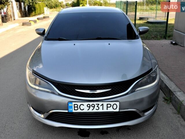 Серый Крайслер 200, объемом двигателя 2.36 л и пробегом 285 тыс. км за 7600 $, фото 1 на Automoto.ua