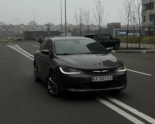 Сірий Крайслер 200, об'ємом двигуна 2.36 л та пробігом 170 тис. км за 10900 $, фото 1 на Automoto.ua