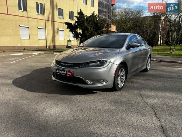 Серый Крайслер 200, объемом двигателя 2.36 л и пробегом 279 тыс. км за 8200 $, фото 1 на Automoto.ua