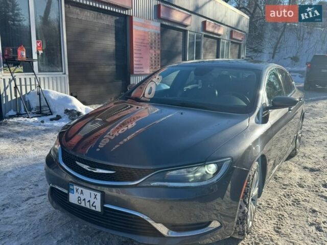 Серый Крайслер 200, объемом двигателя 2.36 л и пробегом 148 тыс. км за 10600 $, фото 1 на Automoto.ua