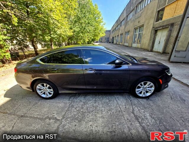 Серый Крайслер 200, объемом двигателя 2.4 л и пробегом 171 тыс. км за 10600 $, фото 1 на Automoto.ua