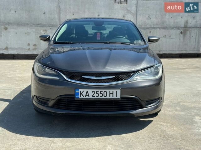 Сірий Крайслер 200, об'ємом двигуна 2.36 л та пробігом 276 тис. км за 7900 $, фото 1 на Automoto.ua
