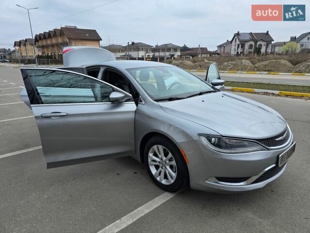 Серый Крайслер 200, объемом двигателя 2.36 л и пробегом 100 тыс. км за 11300 $, фото 1 на Automoto.ua